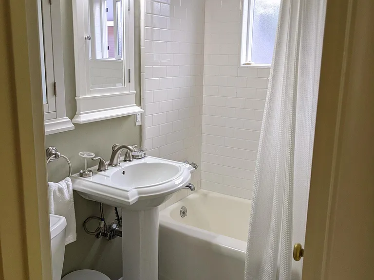 1350 Hoover St #2 — Photo 15