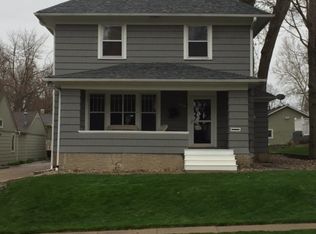 503 Columbus St, Pella, IA 50219