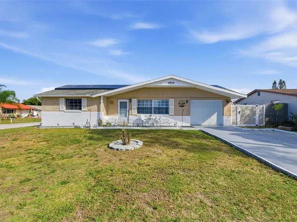 4904 Elmwood St, New Port Richey, FL 34653