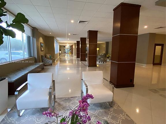 3rd image of 4250 Galt Ocean Dr APT 6R
