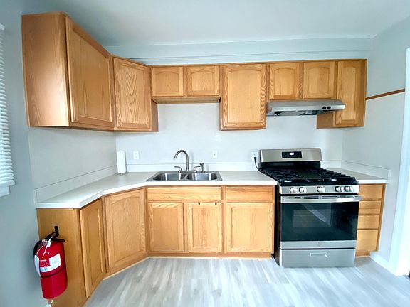 5th image of 1845 E Goulson Ave