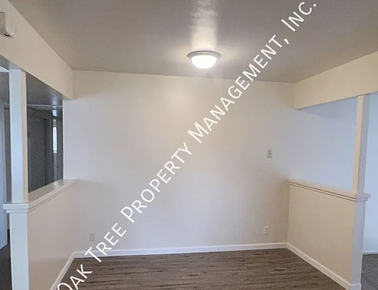 831 W Rialto Ave — Photo 3