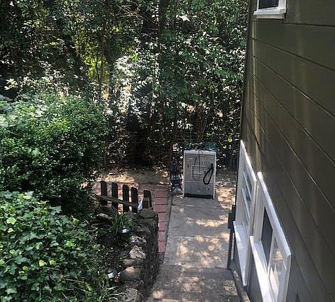 2nd image of 134 College Ave