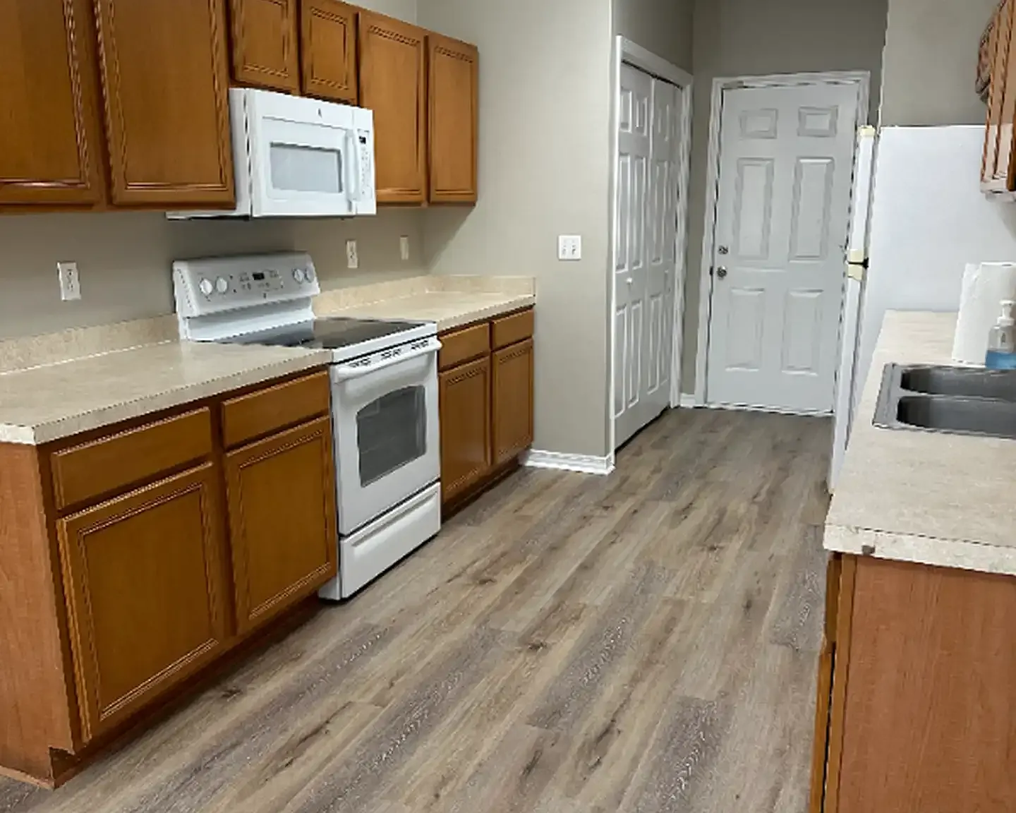 3 bed, 1439 sqft, $2,000 — Photo 4