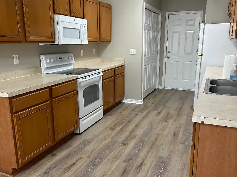 316 Peoria Blvd — Photo 4
