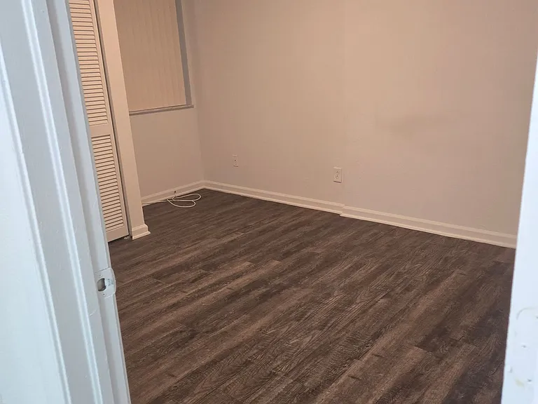 The Mirage Apartments — Photo 170