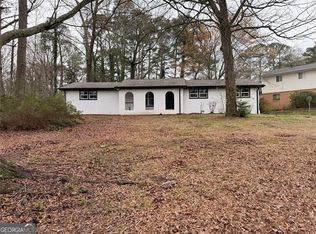 1055 Pinecrest Dr, Forest Park, GA 30297