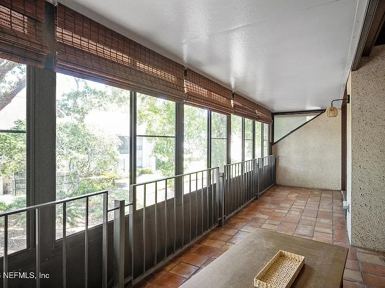 8012 Hollyridge Rd #17U — Photo 22
