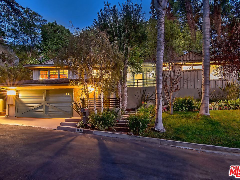 1st image of 3042 Hollycrest Pl