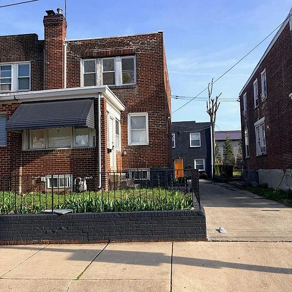 220 N 9th St — Photo 5