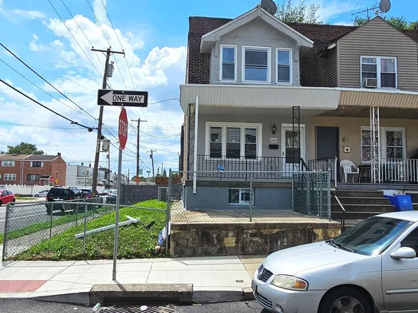 2660 S Lloyd St, Philadelphia, PA 19153