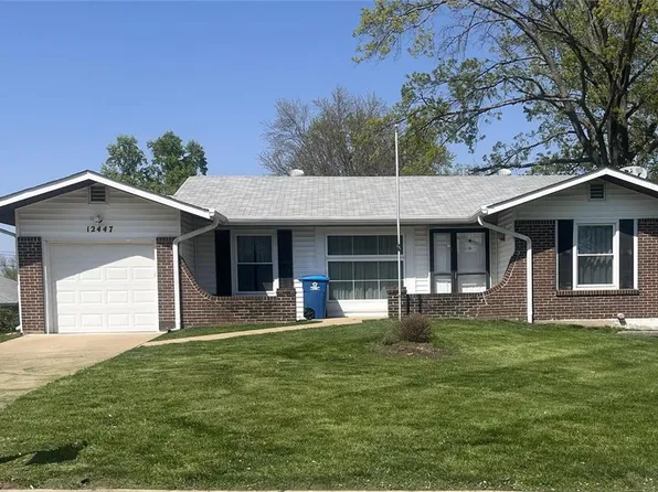 12447 Leigh Ln, Maryland Heights, MO 63043