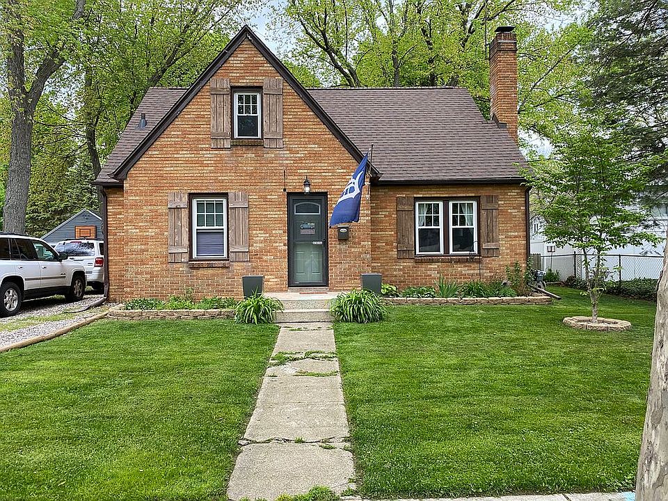 1st image of 1303 Cambridge Dr
