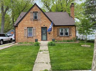 1303 Cambridge Dr, Kalamazoo, MI 49001