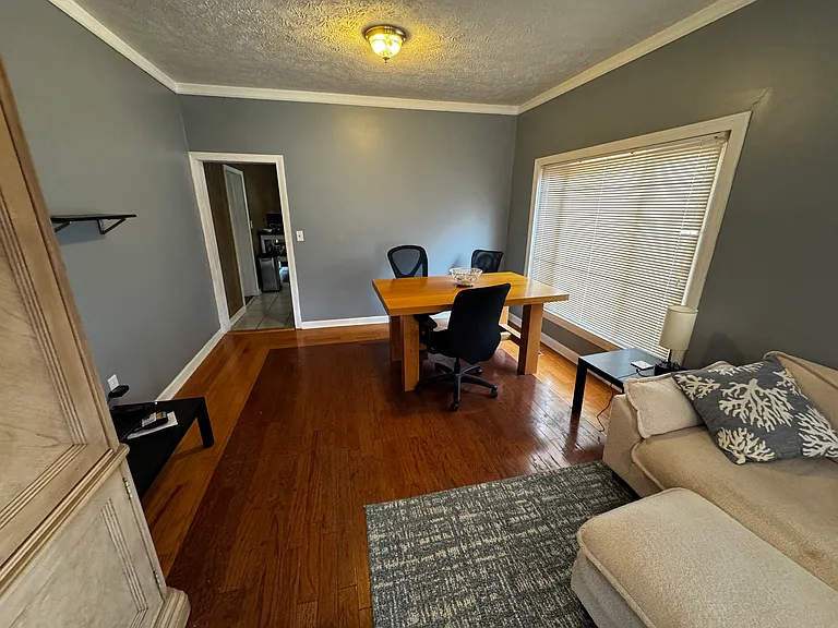 204 E Main St — Photo 11