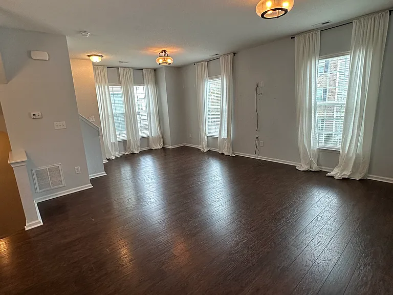 4976 Almandine Ave — Photo 13