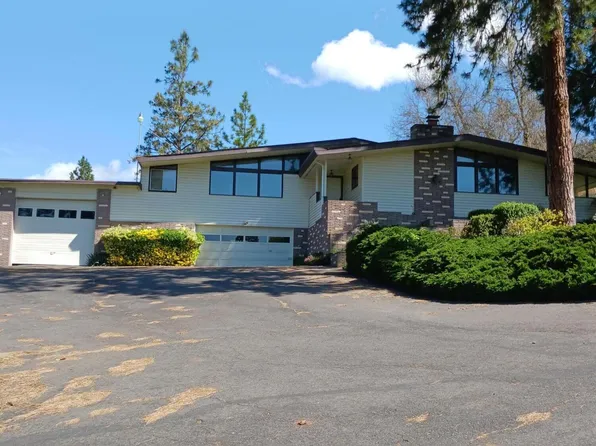 343 NE Scenic Dr, Grants Pass, OR 97526