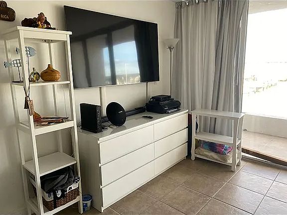 3rd image of 555 NE 15th St APT 418