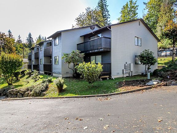 2nd image of 5725 Auburn Way S #103