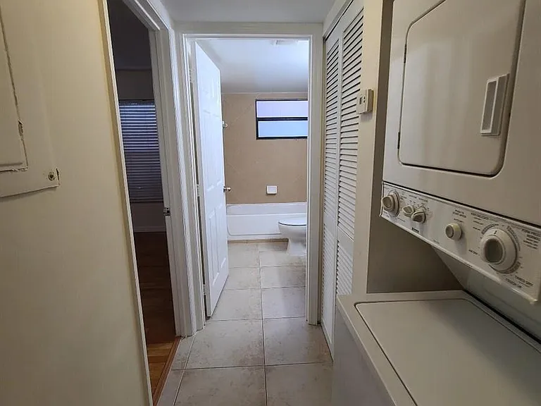 1547 Lake Crystal Dr #A — Photo 6