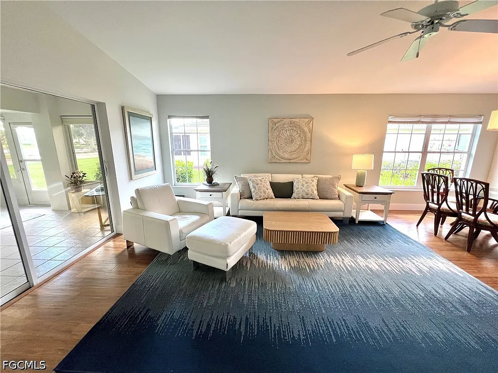 2 bed, 2.0 bath, 1229 sqft, $4,000 — Photo 4