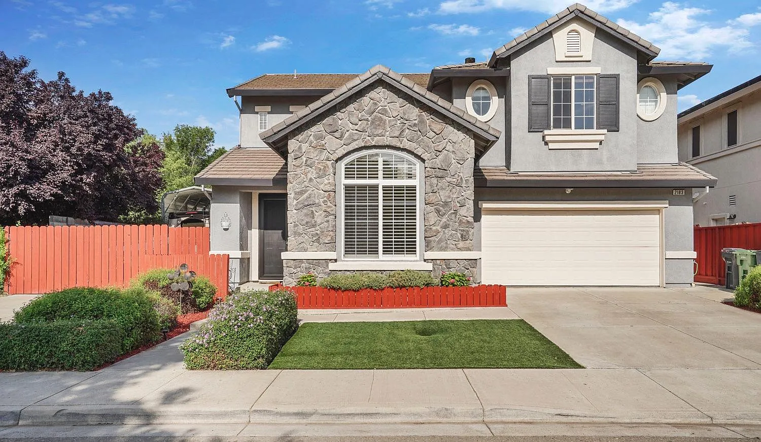 2183 Photinia Dr photo 1