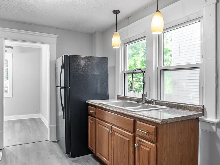 312 Upland Ave — Photo 8