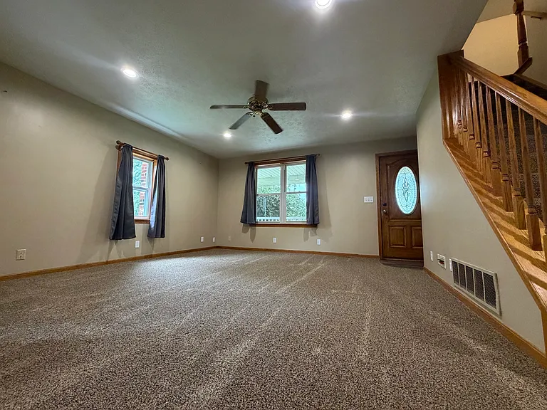 6422 Edison St NE — Photo 18