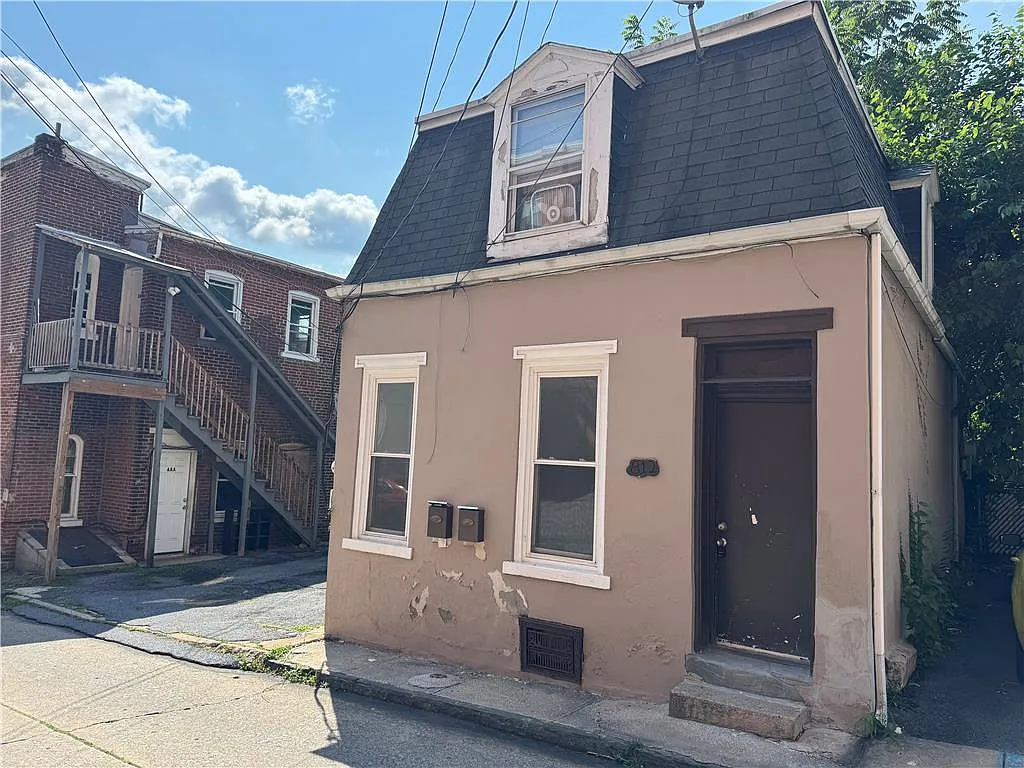 1 bed, 1.0 bath, 900 sqft, $1,150 — Photo 2
