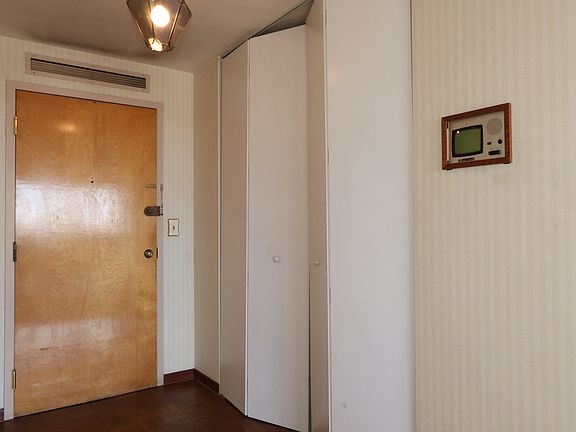 5th image of 140 Marengo Ave Unit 605