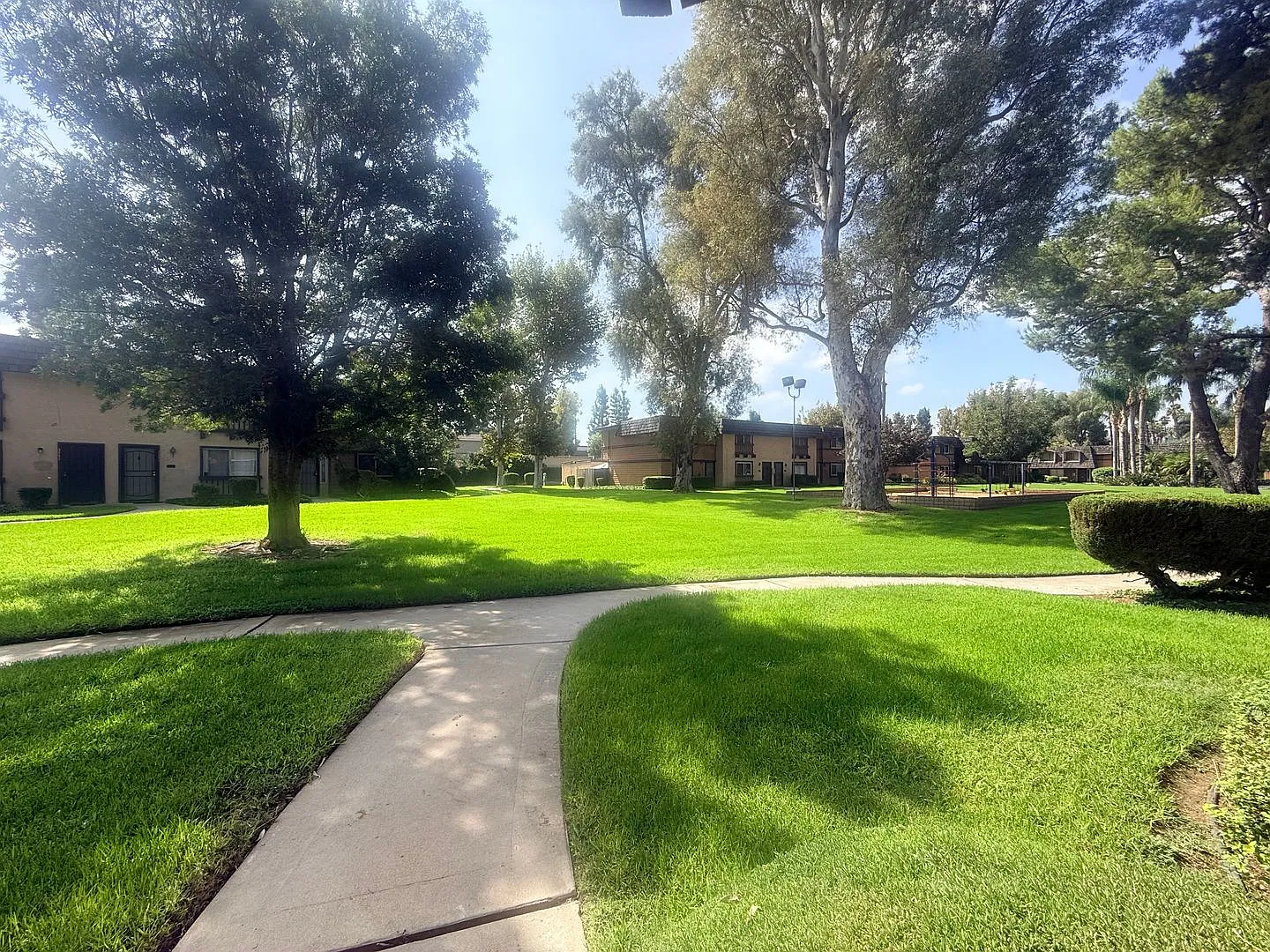 Don't miss this opportunity to live in one of Riverside's most convenient locations near the Gall... — Photo 4