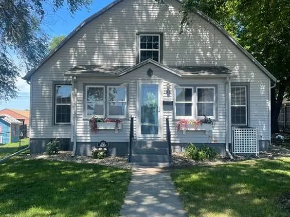 205 E Beebe Ave, Chamberlain, SD 57325