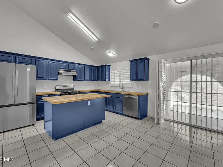 1325 Whirlaway Dr — Photo 11