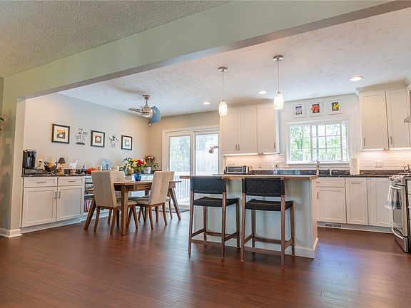 4th image of 5190 Windy Hill Dr