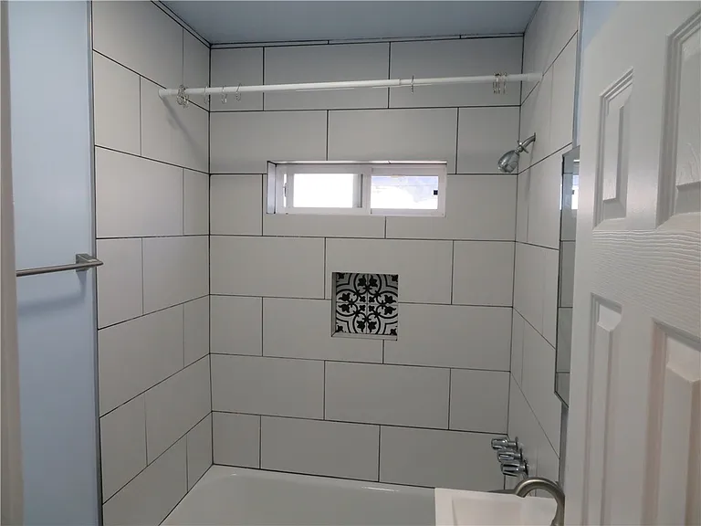 3923 S South Normandie Ave — Photo 22