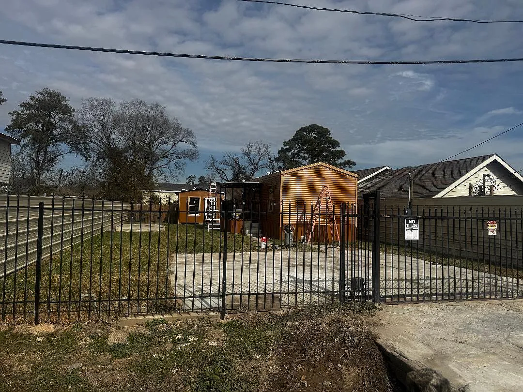 3 bed, 2.0 bath, 793 sqft, $1,600 — Photo 1