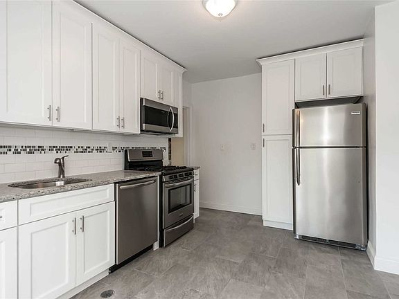 4th image of 725 160th St #2
