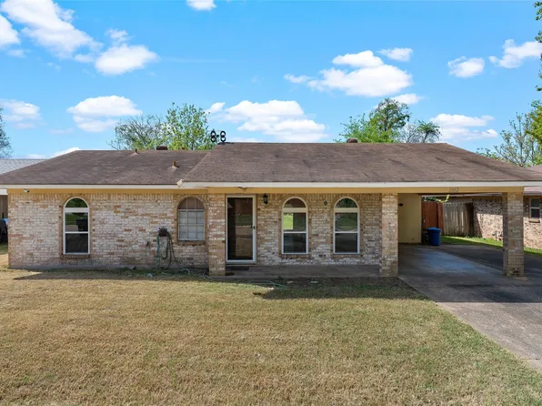 2102 Orbit Dr, Bossier City, LA 71112