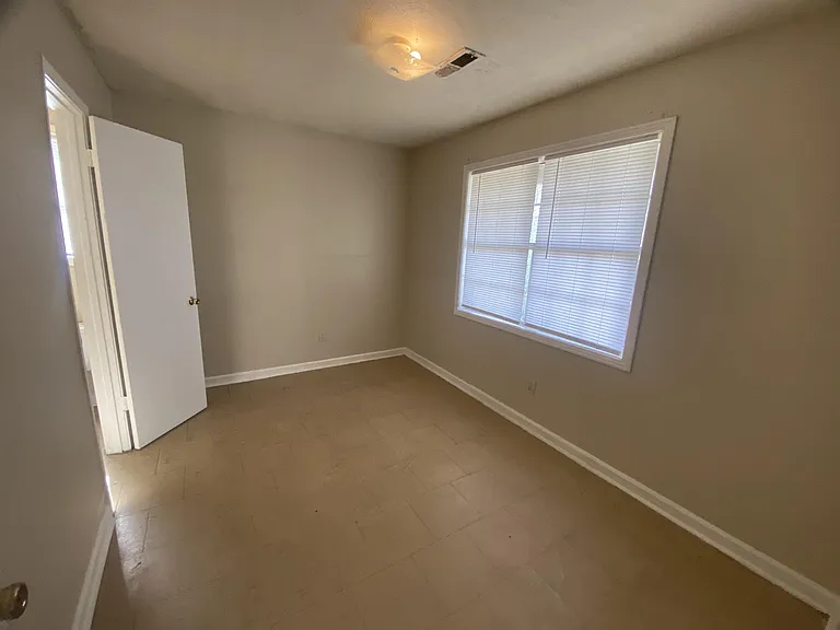 1142 Ferrell St — Photo 5