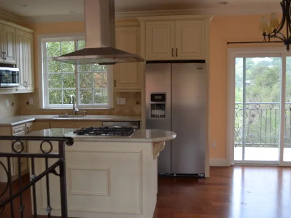 (undisclosed Address), Los Altos Hills, CA 94022