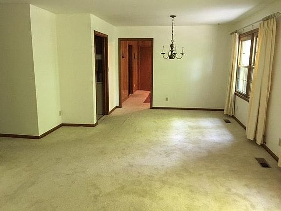 5th image of 3910 Pigeon Creek Ln