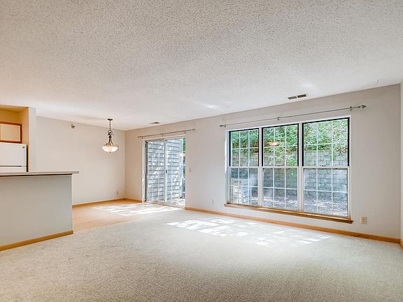 3rd image of 6177 Chasewood Pkwy APT 102
