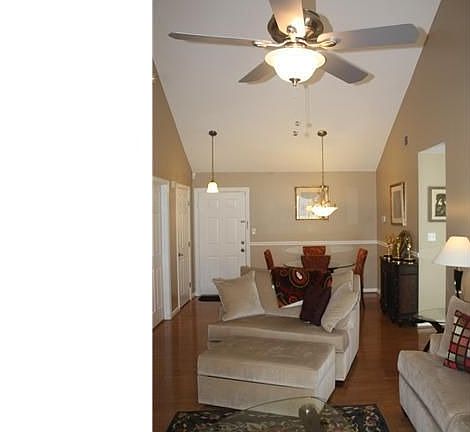 3rd image of 14 Forest Glen Cir #16