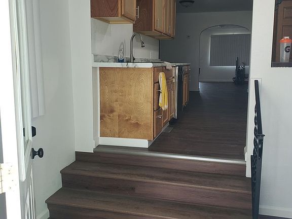 4th image of 315 W Juneau St