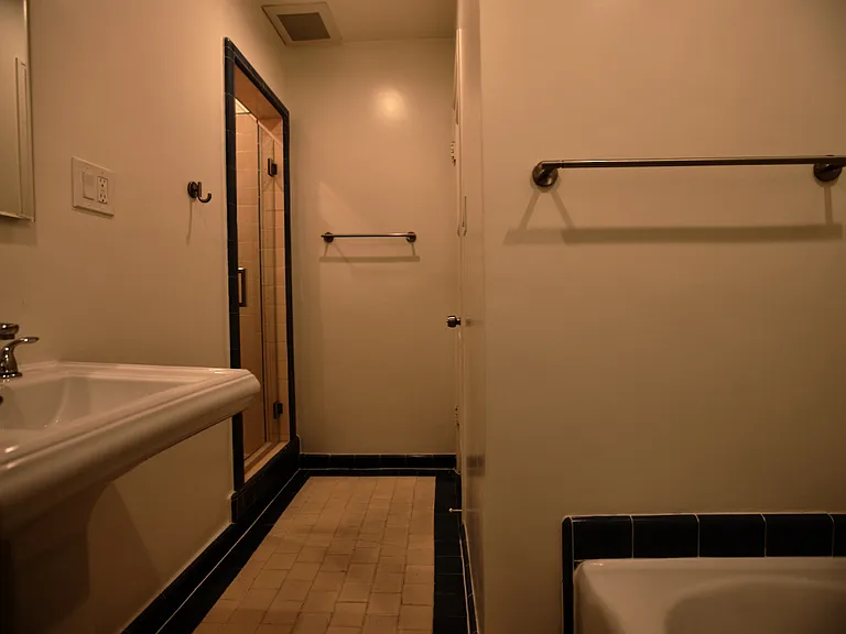 435 N Van Ness Ave #1/4 — Photo 9