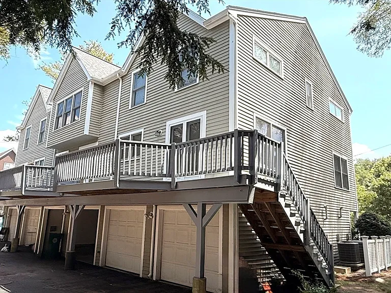 1045 Washington St #2 — Photo 27