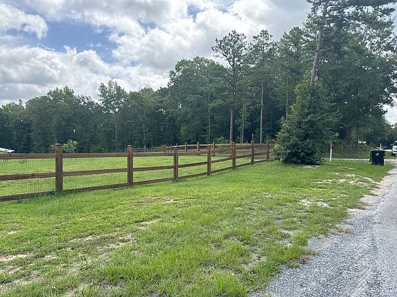 3rd image of 240 Tank Rd