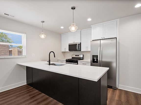 2nd image of 2314 W Arthur Ave #2
