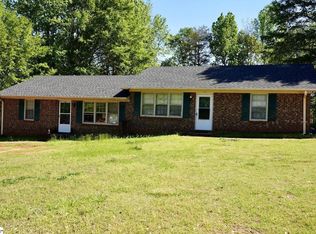 14 Wedgefield Dr, Boiling Springs, SC 29316