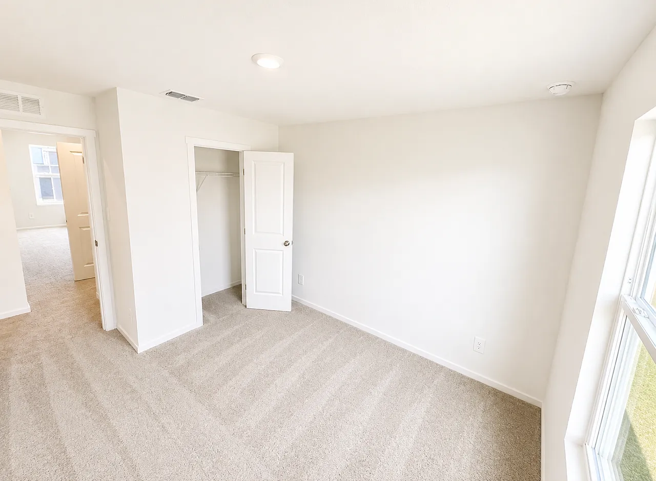 3 bed, 2.5 bath, 1378 sqft, $1,950 — Photo 4